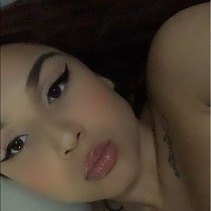 Meet your Posher, Ella